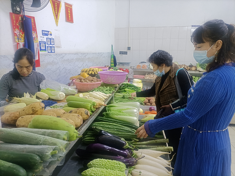 青菜品种丰富（拍摄：陈斌）.jpg